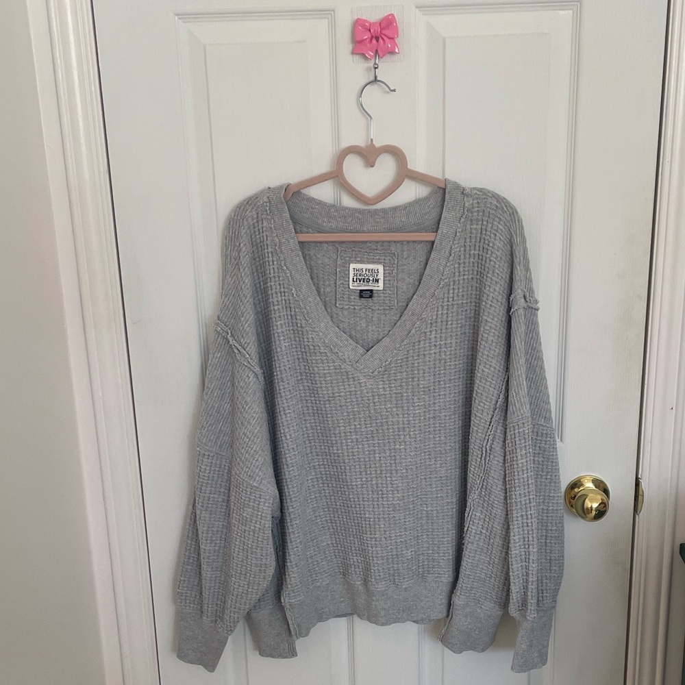 🩶🤍American Eagle Outfitters Sweater Size M ( really oversized) - Picture 4 of 7